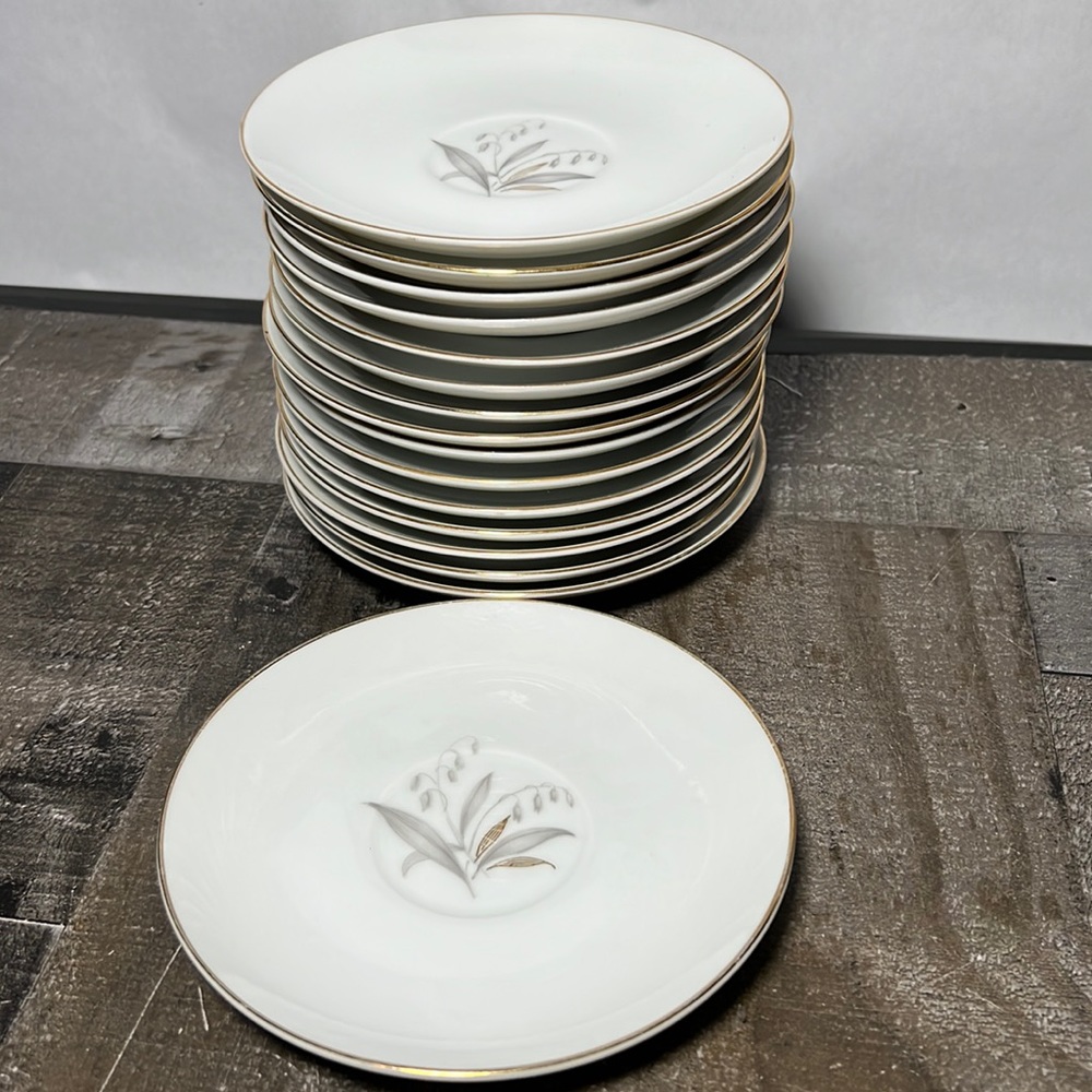 Kaysons Golden Rhapsody SAUCERS Vintage China Gold Trim 1960s Set 16
